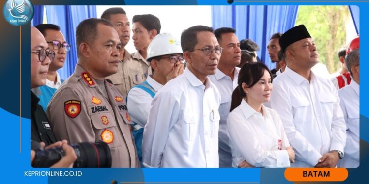 Kapolresta Barelang Hadiri Peresmian Listrik 24 Jam dan Bantuan Pasang Baru di Kota Batam