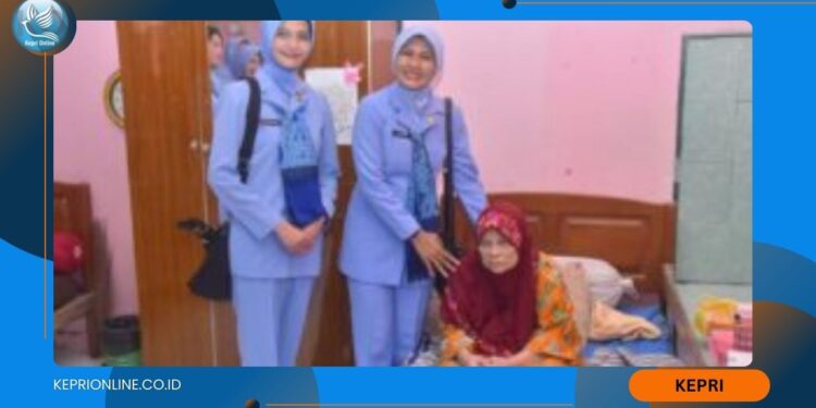 Lanud RHF Anjangsana di Rumah Bahagia Bintan, TNI AU: Semoga Kedatangan Kami Buat Tok Nek Bahagia