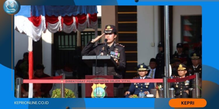 Peringati Hari Bhayangkara, Kaporles Yunita Pimpin Upacara dan Salurkan Paket Sembako