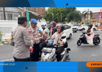 Dikira Razia, Pengedara Roda Dua Putar Balik, Ternyata Polisi Bagi Bendera