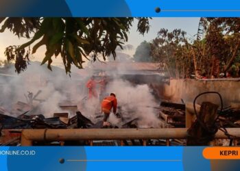Rumah Kayu Hangus Terbakar