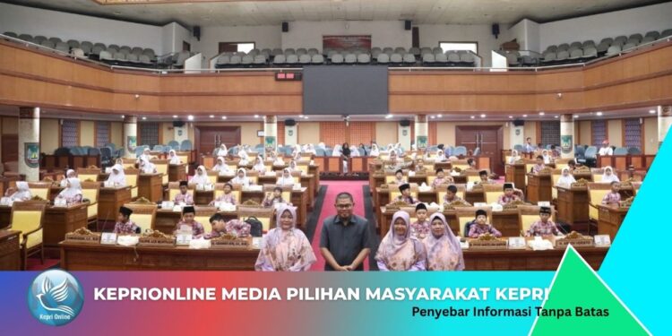DPRD Bangga Terima Kunjungan Anak SDIT