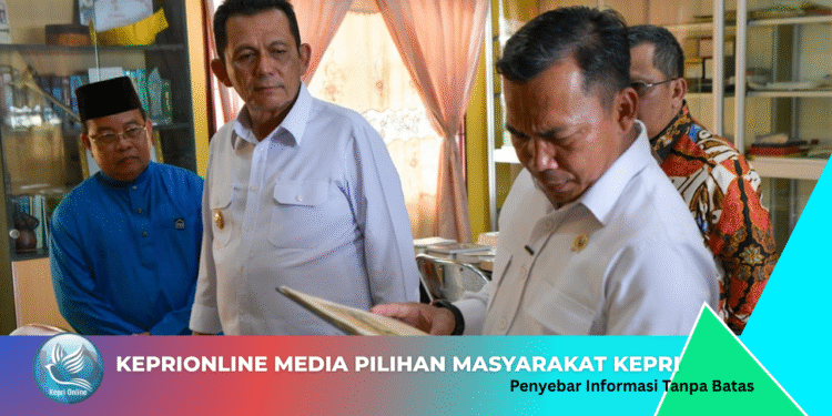 Menteri Kependudukan Sempatkan Ziarah ke Penyengat