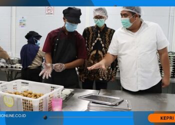 Roby Kurniawan Sidak Dapur MBG Bintan Utara, Higienitas dan Gizi Ribuan Porsi Makanan Jadi Prioritas