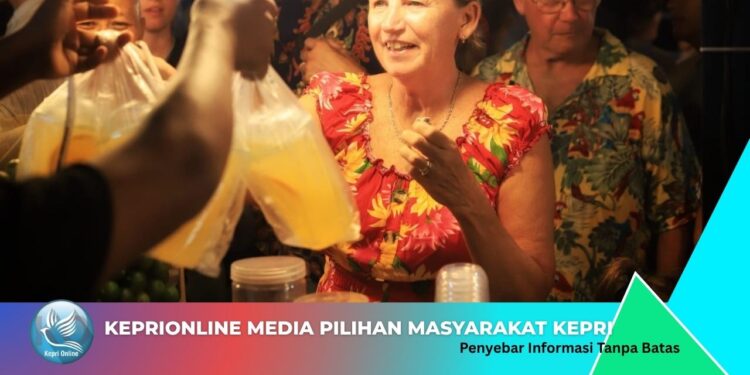Puluhan Yachter Wisatawan Nikmati Kuliner Kepri