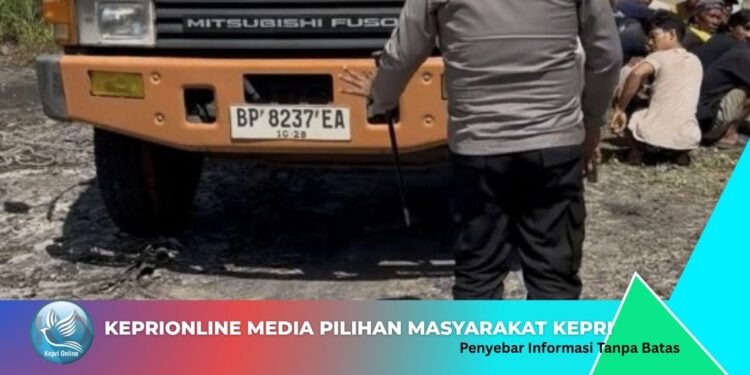 Polisi Grebek Lokasi Bongkar Muat Barang Impor Ilegal