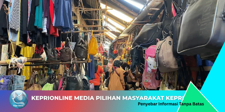 Pedagang Seken Teracam Tutup, Bagaimana Nasib Anak Kami ?