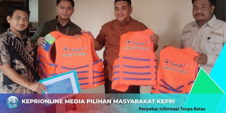 Nelayan Karimun Dapat 80 Pacs Life Jacket