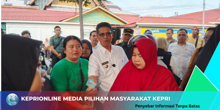 Sidak ke Pasar Maimun, Bupati Pastikan Harga Tetap Stabil