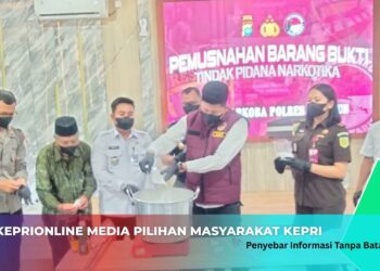 Sat Resnarkoba Polres Karimun Musnahkan BB 1,3 Kg Jenis Sabu, Tersangka Diancam 20 Tahun Penjara