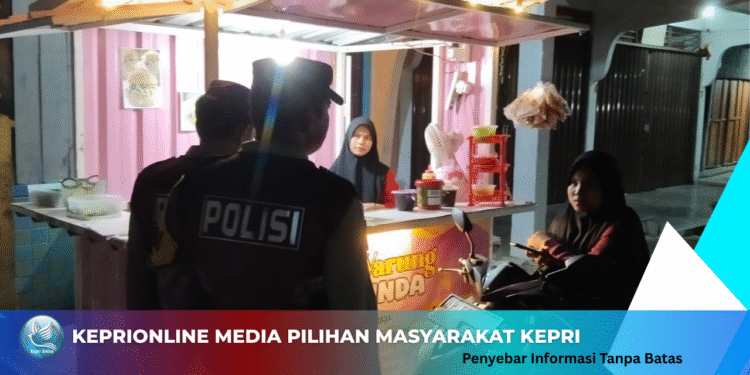 Polsek Moro Gelar Patroli Gang Sempit dan Berikan Himbauan Kamtibmas