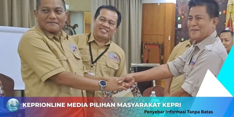 Konsolidasi SMSI Kepri Berlanjut, SK Pengurus Batam dan Bintan Resmi Diserahkan