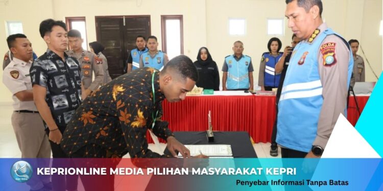 Polda Kepri Lakukan Pengambilan Sumpah Panitia dengan Peserta SIPSS dan Orang Tua