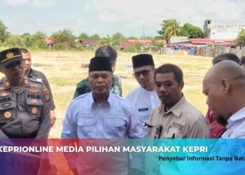 Tabrakan Mobil vs Motor di Tugu Tangan Tanjung Pinang Viral, Korban Dilarikan ke RS