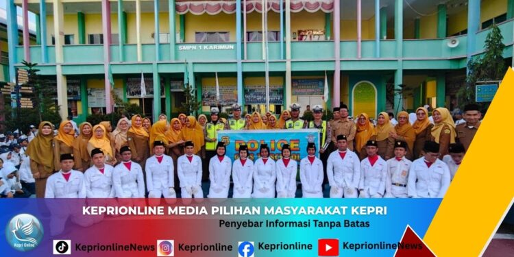 Satlantas Turun ke Sekolah! Pelajar SMPN 1 Karimun Dapat Edukasi Tertib Lalu Lintas