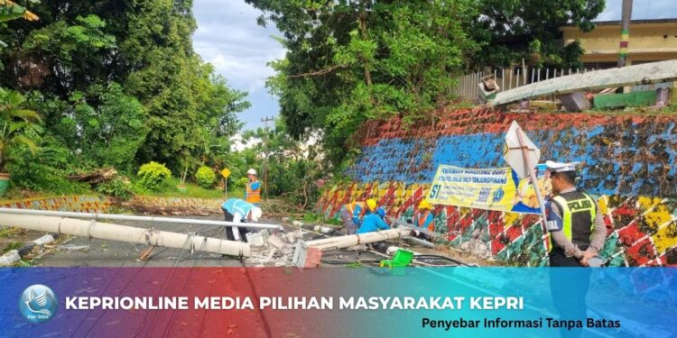 Polres Karimun Imbau Warga Waspada Cuaca Ekstrem, Hindari Berteduh di Area Berisiko