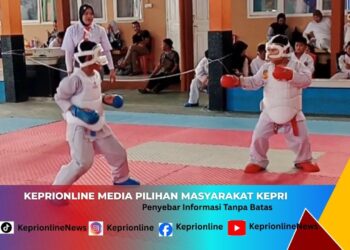 Siswa SD Swasta Maitreyawira Karimun Raih Juara I Perlombaan Karate Kategori Kumite