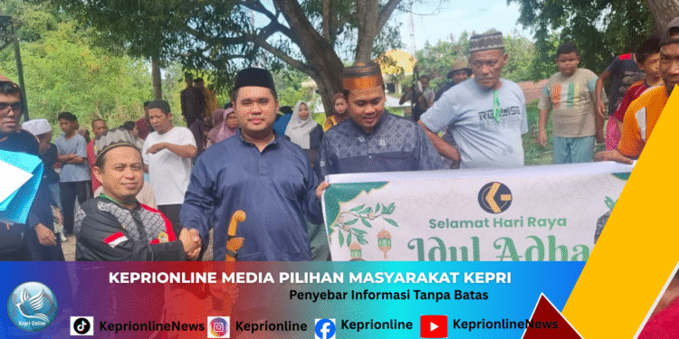 PT Karimun Granite Erahkan Dua Ekor Sapi Kurban  untuk Masyarakat Sepedas di Hari Raya Idul Adha
