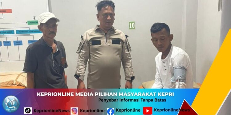 Polsek Tebing dan Warga Bersatu Selamatkan Dua Nelayan Hilang di Laut Karimun