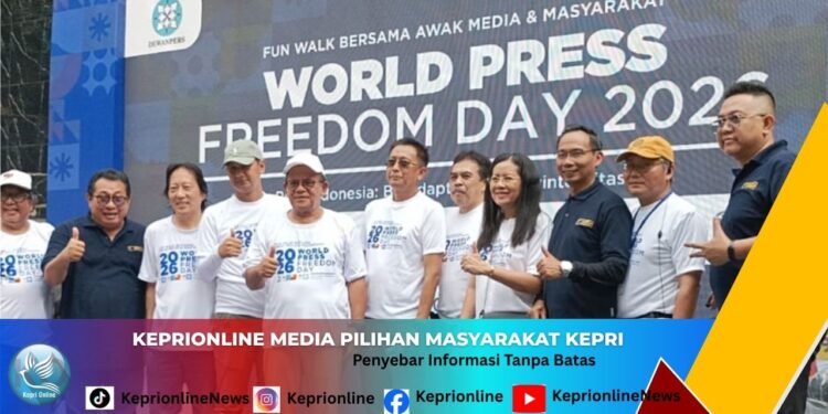 Polsek Tebing dan Warga Bersatu Selamatkan Dua Nelayan Hilang di Laut Karimun