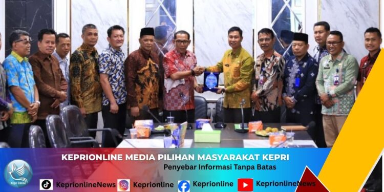 Kasihumas Polresta Barelang Raih Dua Penghargaan Bergengsi di Rakernis Humas Polda Kepri 2026
