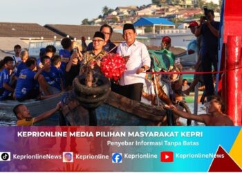Gubernur Ansar dan Wamendikdasmen Resmi Buka Dragon Boat Race 2026 di Tanjungpinang