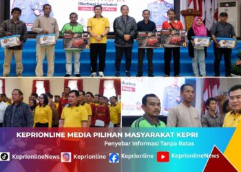 Momen Nobar Piala Dunia Bareng Masyarakat, Polda Kepri Salurkan Bansos dan Alsintan