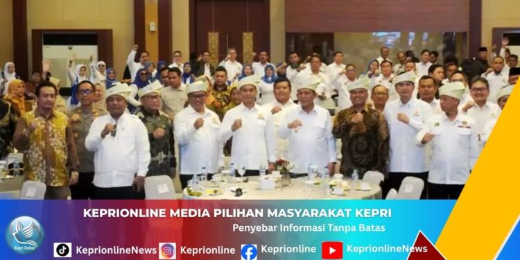 HUT Bhayangkara ke-80, Polres Karimun Nobar Piala Dunia 2026 dan Bagikan 52 Paket Sembako