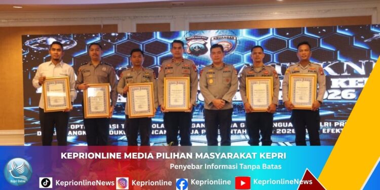 HUT Bhayangkara ke-80, Polres Karimun Nobar Piala Dunia 2026 dan Bagikan 52 Paket Sembako