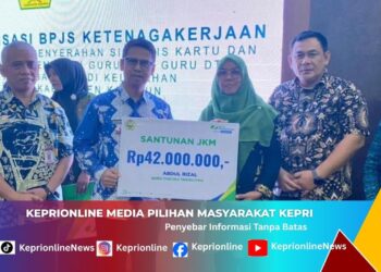 HUT Bhayangkara ke-80, Polres Karimun Nobar Piala Dunia 2026 dan Bagikan 52 Paket Sembako