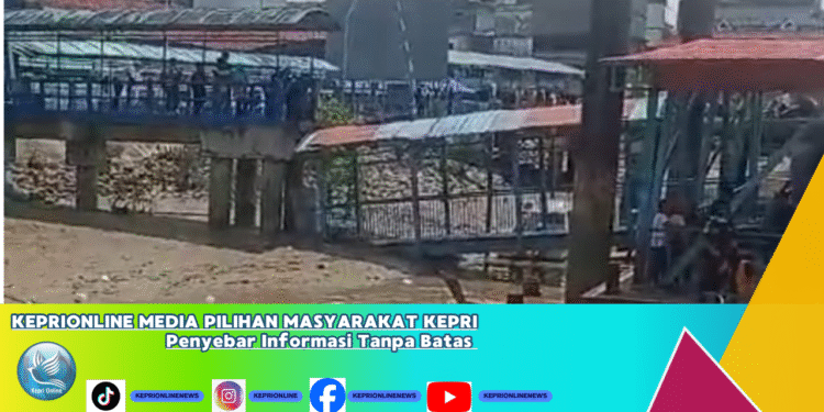 Trestel Pelabuhan Tanjung Batu Ambruk