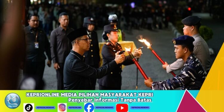 Jelang HUT RI Ke – 81, 1.500 Obor Terangi Karimun