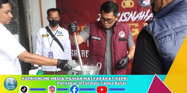Polisi Musnahkan Sabu Seberat 1.3 Kg